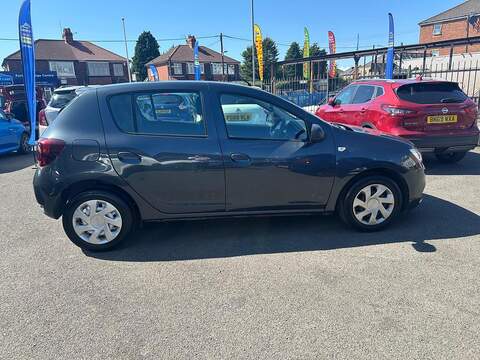 Dacia Sandero 1.0 SCe Essential Hatchback 5dr Petrol Manual Euro 6 (75 ps) - U125591