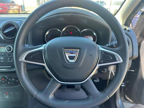 Dacia Sandero 1.0 SCe Essential Hatchback 5dr Petrol Manual Euro 6 (75 ps) - U125591