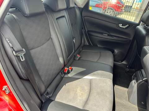 Nissan Pulsar 1.2 DIG-T N-Connecta Euro 6 (s/s) 5dr - U125599