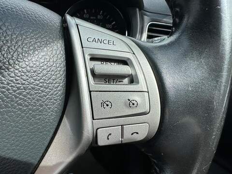 Nissan Pulsar 1.2 DIG-T N-Connecta Euro 6 (s/s) 5dr - U125599
