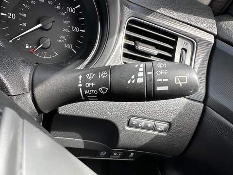 Nissan Pulsar 1.2 DIG-T N-Connecta Euro 6 (s/s) 5dr - U125599