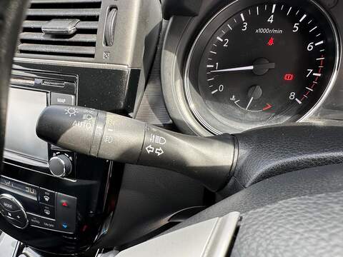 Nissan Pulsar 1.2 DIG-T N-Connecta Euro 6 (s/s) 5dr - U125599