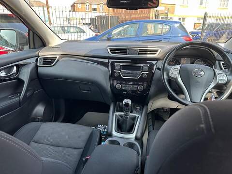 Nissan Qashqai 1.2 DIG-T Acenta 2WD Euro 6 (s/s) 5dr - U125602