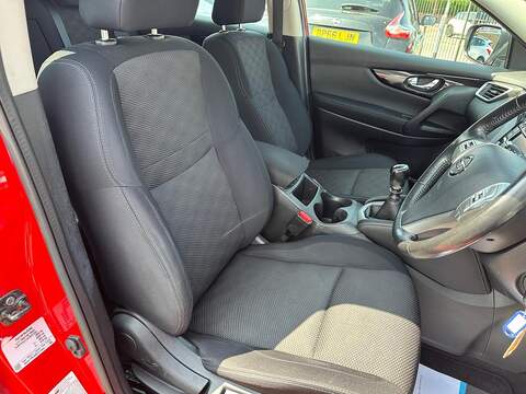 Nissan Qashqai 1.2 DIG-T Acenta 2WD Euro 6 (s/s) 5dr - U125602