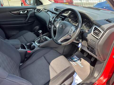 Nissan Qashqai 1.2 DIG-T Acenta 2WD Euro 6 (s/s) 5dr - U125602