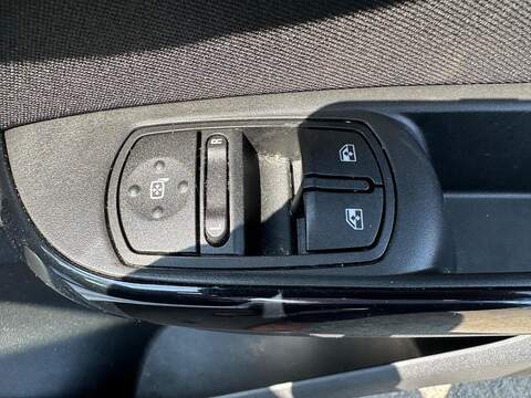 Vauxhall Corsa 1.4i ecoTEC Griffin Euro 6 3dr - U125603