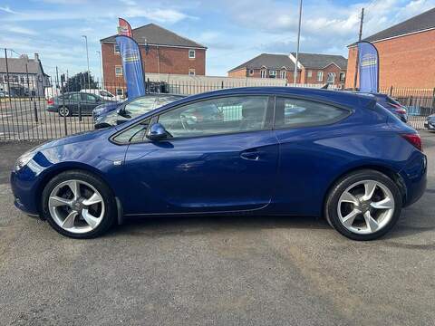 Vauxhall Astra GTC 1.4T Sport Coupe 3dr Petrol Manual Euro 5 (s/s) (140 ps) - U125612