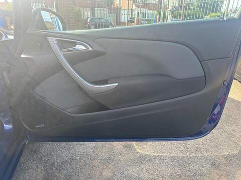 Vauxhall Astra GTC 1.4T Sport Coupe 3dr Petrol Manual Euro 5 (s/s) (140 ps) - U125612