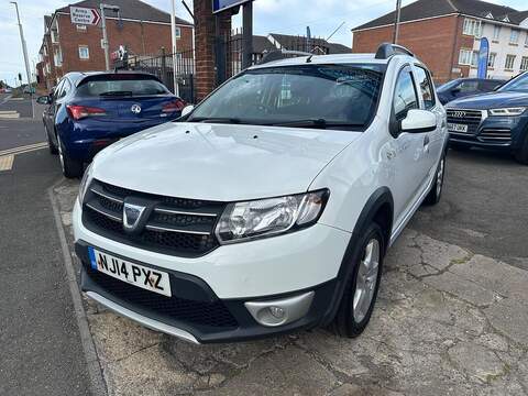 Dacia Sandero Stepway 1.5 dCi Laureate Hatchback 5dr Diesel Manual Euro 5 (90 ps) - U125615