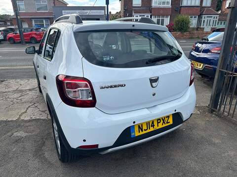 Dacia Sandero Stepway 1.5 dCi Laureate Hatchback 5dr Diesel Manual Euro 5 (90 ps) - U125615