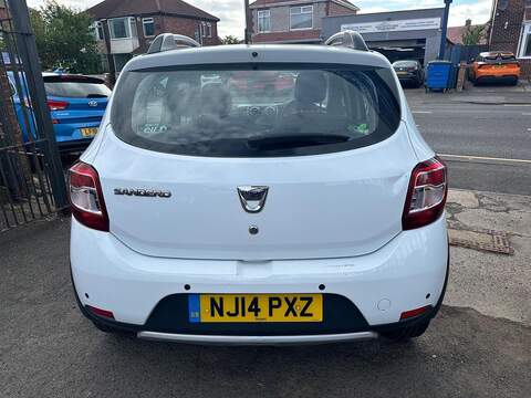 Dacia Sandero Stepway 1.5 dCi Laureate Hatchback 5dr Diesel Manual Euro 5 (90 ps) - U125615