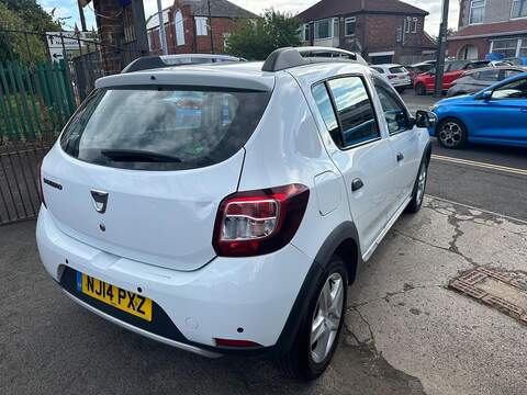 Dacia Sandero Stepway 1.5 dCi Laureate Hatchback 5dr Diesel Manual Euro 5 (90 ps) - U125615