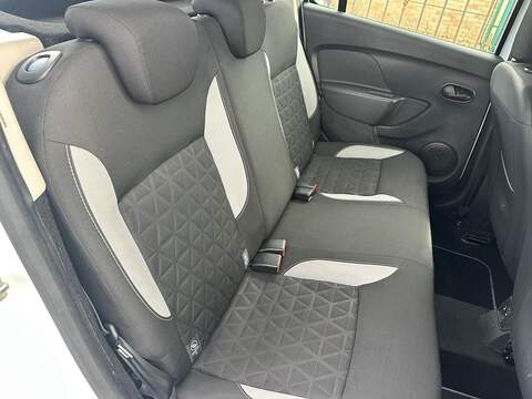Dacia Sandero Stepway 1.5 dCi Laureate Hatchback 5dr Diesel Manual Euro 5 (90 ps) - U125615