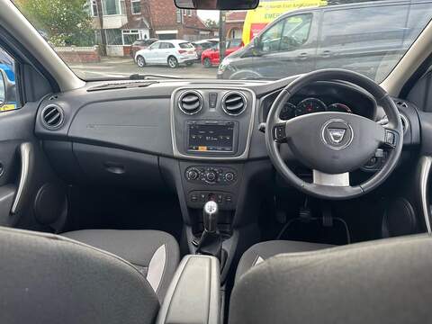 Dacia Sandero Stepway 1.5 dCi Laureate Hatchback 5dr Diesel Manual Euro 5 (90 ps) - U125615