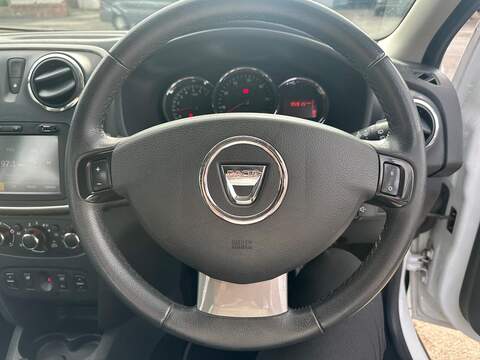 Dacia Sandero Stepway 1.5 dCi Laureate Hatchback 5dr Diesel Manual Euro 5 (90 ps) - U125615