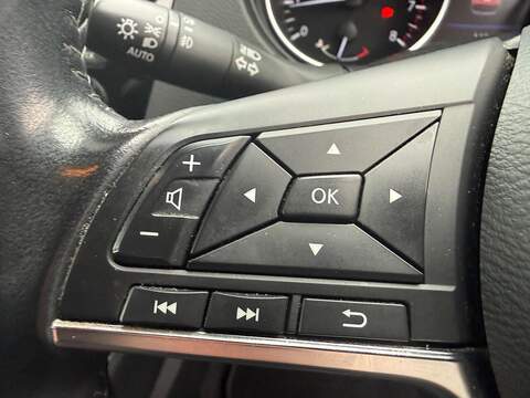 Nissan Qashqai 1.3 DIG-T Acenta Premium Euro 6 (s/s) 5dr - U125618