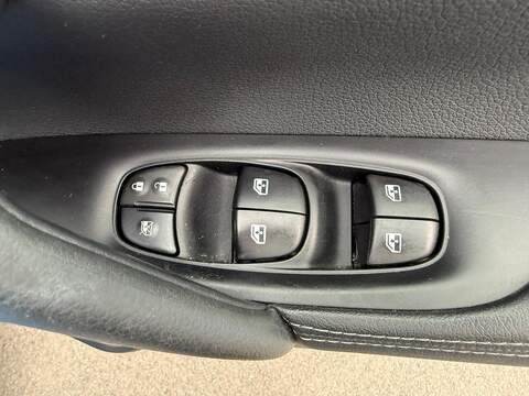 Nissan Qashqai 1.3 DIG-T Acenta Premium Euro 6 (s/s) 5dr - U125618