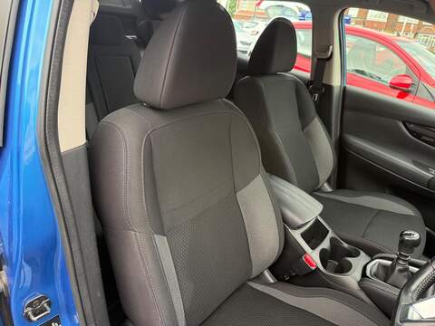 Nissan Qashqai 1.3 DIG-T Acenta Premium Euro 6 (s/s) 5dr - U125618