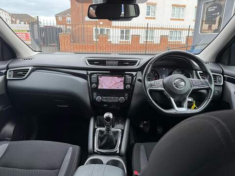 Nissan Qashqai 1.3 DIG-T Acenta Premium Euro 6 (s/s) 5dr - U125618