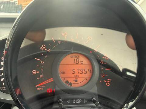 Toyota AYGO 1.0 VVT-i x-play Euro 6 5dr - U125619