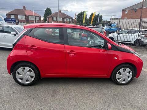 Toyota AYGO 1.0 VVT-i x-play Euro 6 5dr - U125619