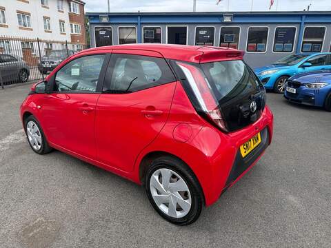 Toyota AYGO 1.0 VVT-i x-play Euro 6 5dr - U125619