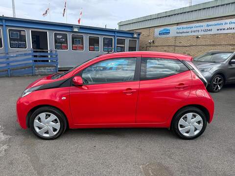 Toyota AYGO 1.0 VVT-i x-play Euro 6 5dr - U125619