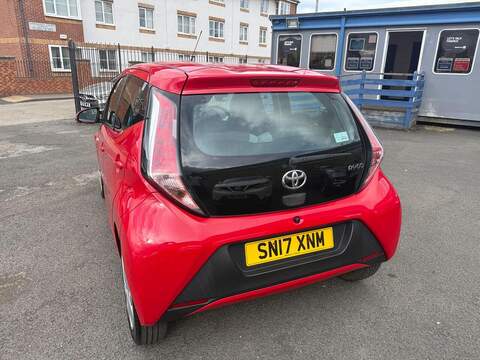 Toyota AYGO 1.0 VVT-i x-play Euro 6 5dr - U125619