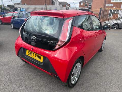 Toyota AYGO 1.0 VVT-i x-play Euro 6 5dr - U125619