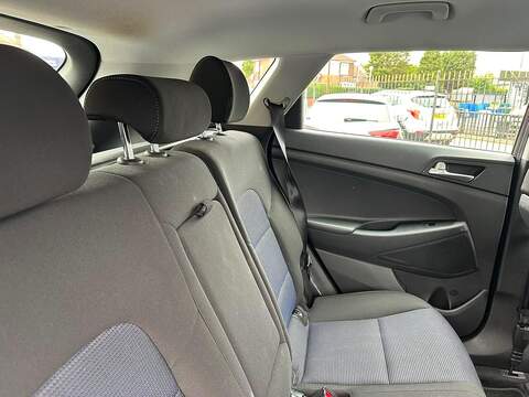 Hyundai TUCSON 1.7 CRDi Blue Drive SE SUV 5dr Diesel Manual Euro 6 (s/s) (116 ps) - U125623