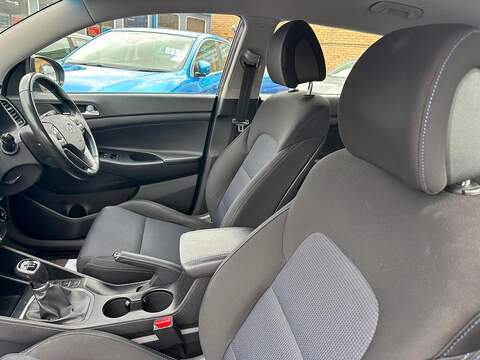 Hyundai TUCSON 1.7 CRDi Blue Drive SE SUV 5dr Diesel Manual Euro 6 (s/s) (116 ps) - U125623