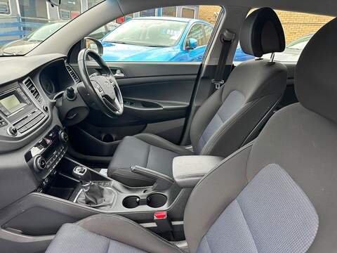 Hyundai TUCSON 1.7 CRDi Blue Drive SE SUV 5dr Diesel Manual Euro 6 (s/s) (116 ps) - U125623