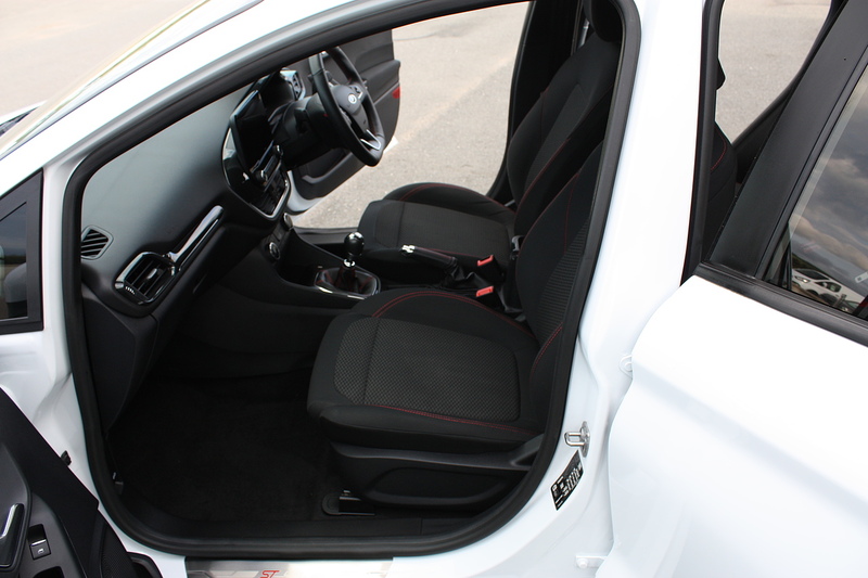 Ford Fiesta 1.0T EcoBoost ST-Line Edition - U270