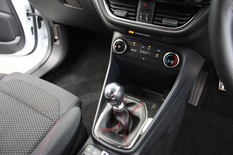 Ford Fiesta 1.0T EcoBoost ST-Line Edition - U270