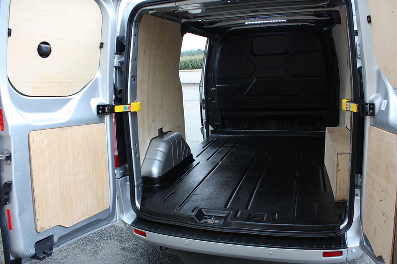 Ford Transit Custom 2.0 EcoBlue Limited 300 SWB - U275