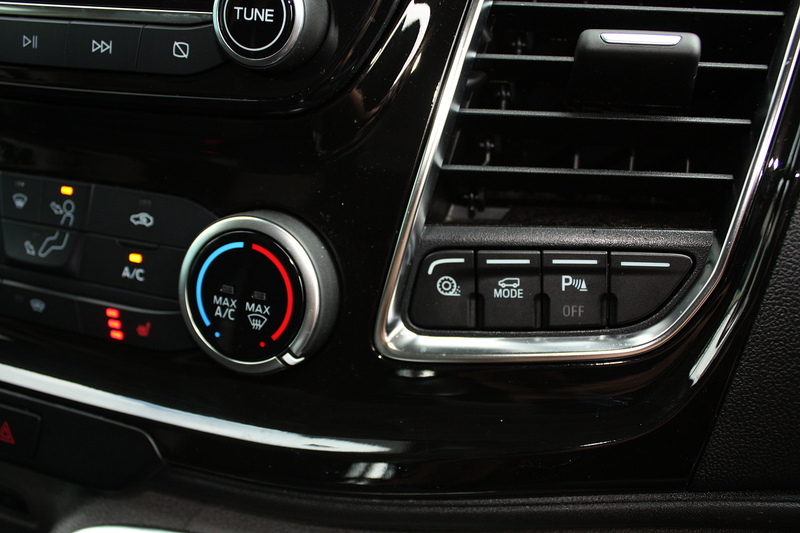 Ford Transit Custom 2.0 EcoBlue Limited 300 SWB - U275