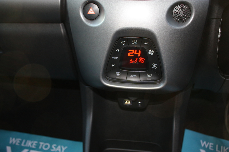 Toyota AYGO 1.0 VVT-i x-trend - U280