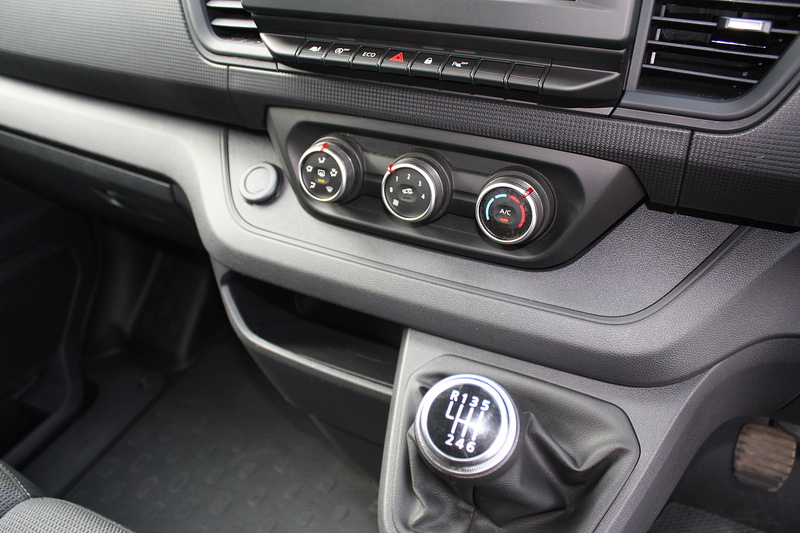 Nissan Primastar 2.0 dCi 30 Acenta Lwb - U299