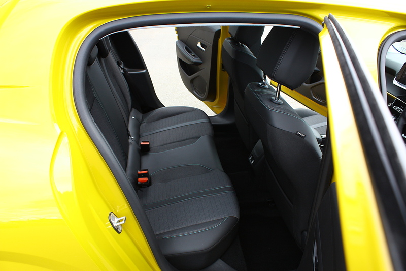 Peugeot 208 1.2 PureTech Allure Premium + - U305