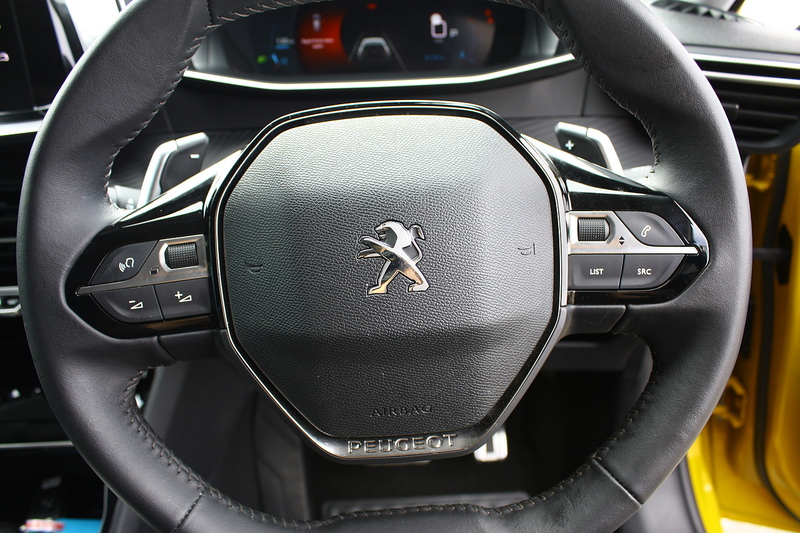 Peugeot 208 1.2 PureTech Allure Premium + - U305