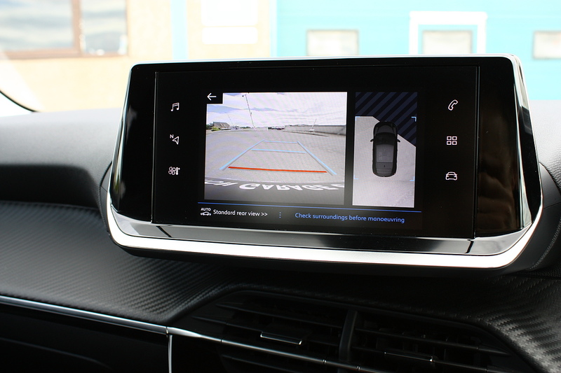 Peugeot 208 1.2 PureTech Allure Premium + - U305