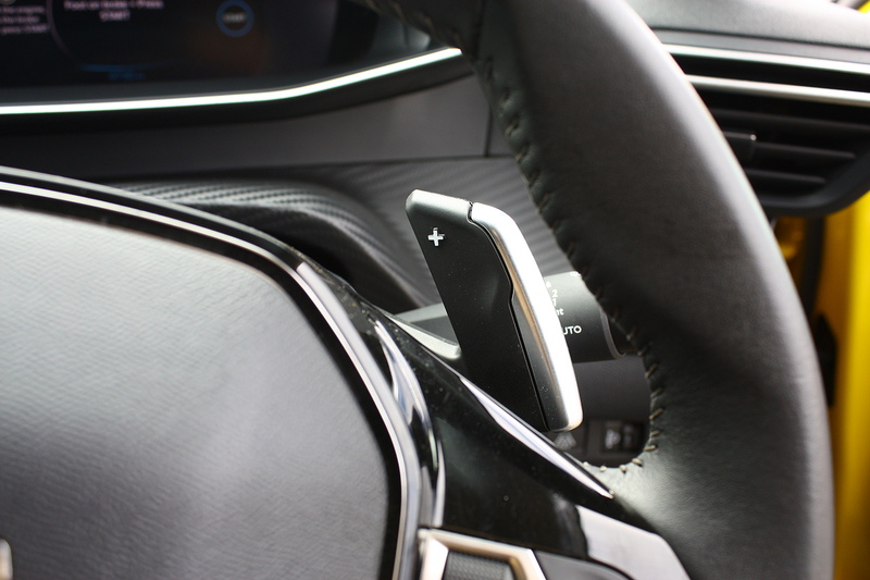 Peugeot 208 1.2 PureTech Allure Premium + - U305