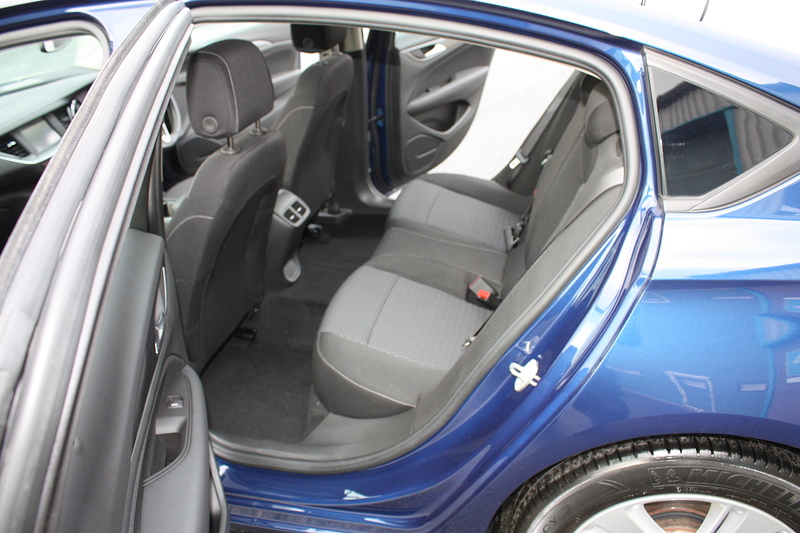 Vauxhall Insignia 1.5 Turbo D SE Nav - U310