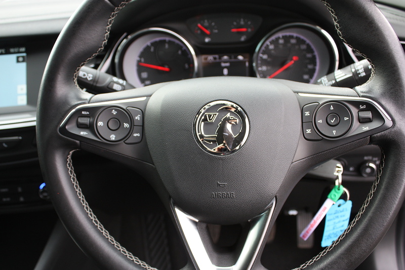 Vauxhall Insignia 1.5 Turbo D SE Nav - U310