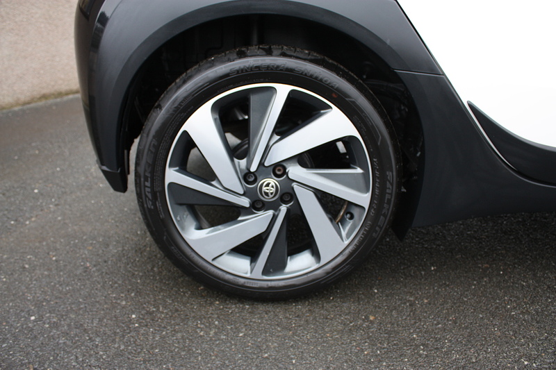 Toyota Aygo X 1.0 VVT-i Edge - U321