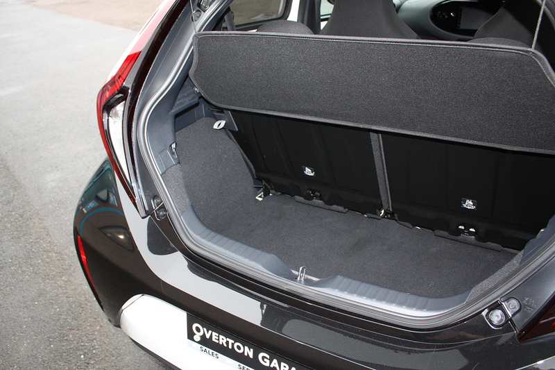 Toyota Aygo X 1.0 VVT-i Edge - U321