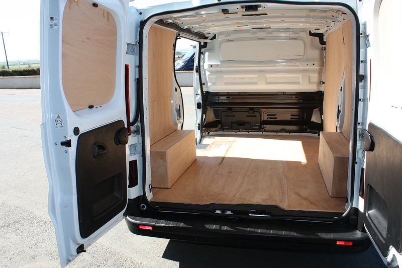 Renault Trafic Business+ SL30 DCI 130 - U327