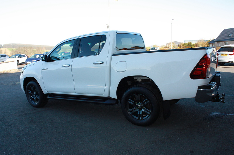 Toyota Hilux 2.4 D-4D 150 Icon - U328