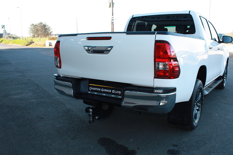 Toyota Hilux 2.4 D-4D 150 Icon - U328