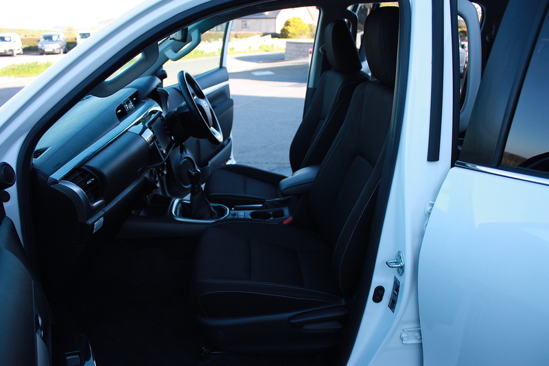 Toyota Hilux 2.4 D-4D 150 Icon - U328